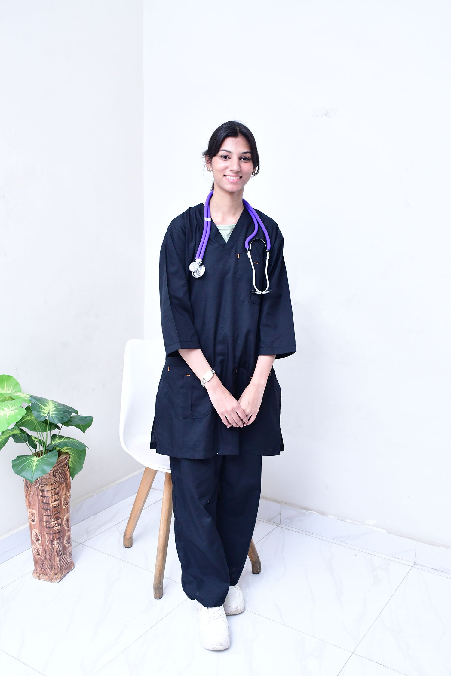 Women's 4-Pocket V-Neck Scrub & Jogger Pants