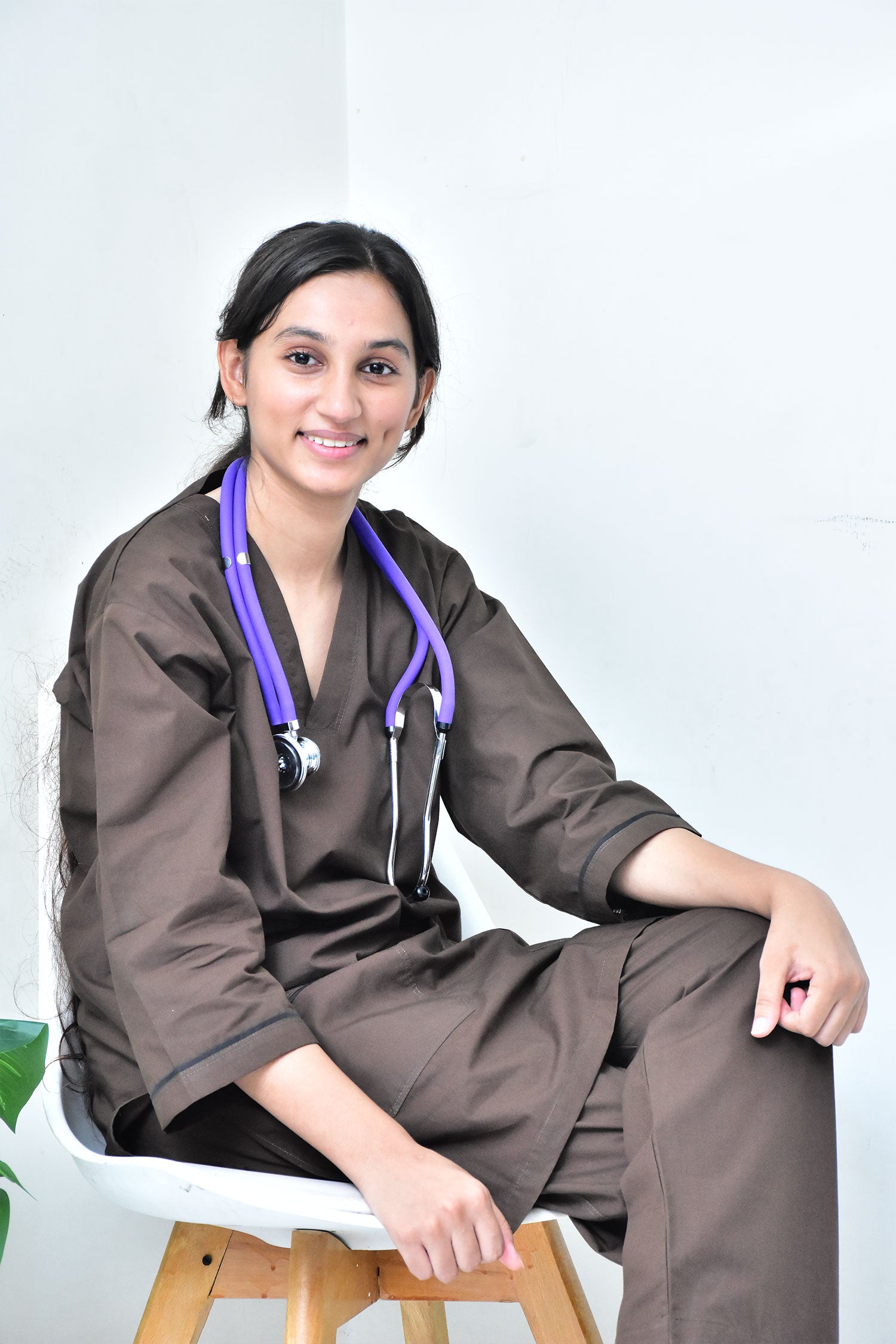 Women's 4-Pocket V-Neck Scrub & Pants