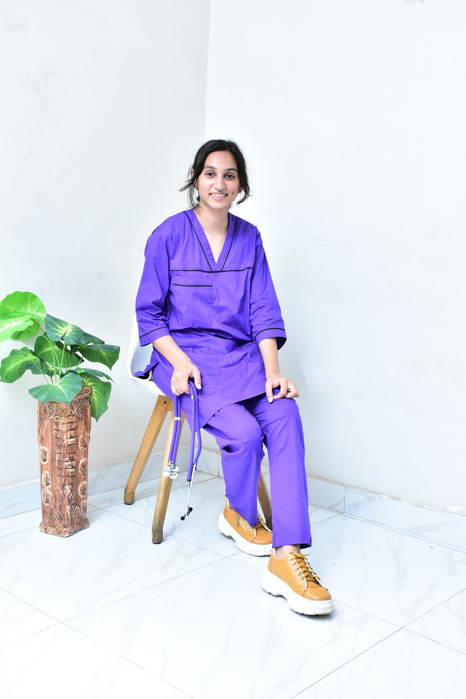 Women's 4-Pocket V-Neck Scrub & Jogger Pants